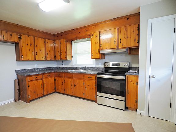 2nd image of 3136 Richard Ave NE