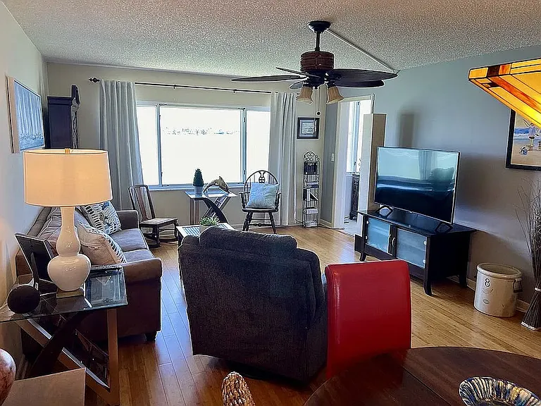 4750 Cove Cir #503 — Photo 10