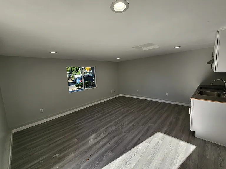 7758 Zelzah Ave — Photo 10