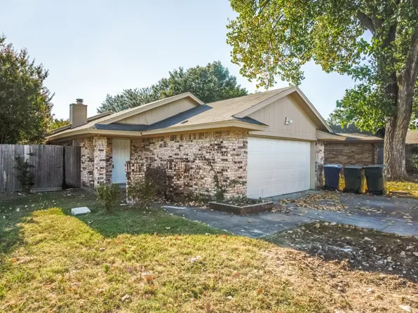 5102 Lakeridge Ct, Garland, TX 75043