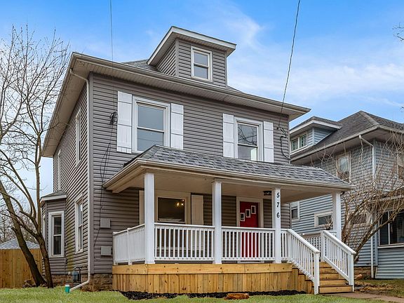 4th image of 576 Girard Ave