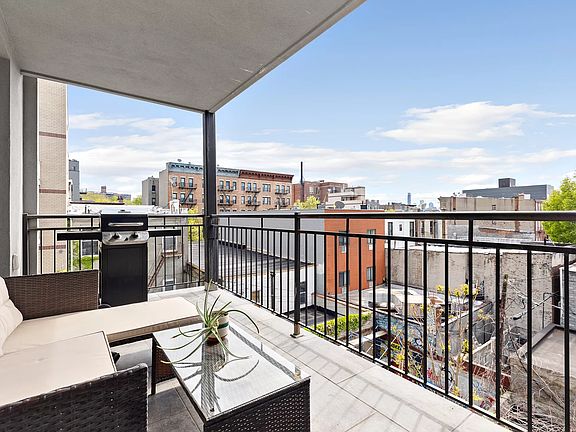 4th image of 245 Manhattan Ave #4B