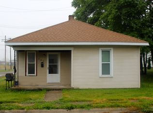 202 N 11th St, Charleston, IL