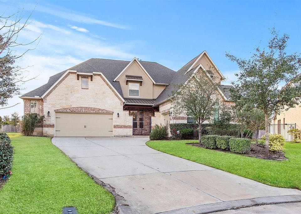 1st image of 67 Caprice Bend Pl