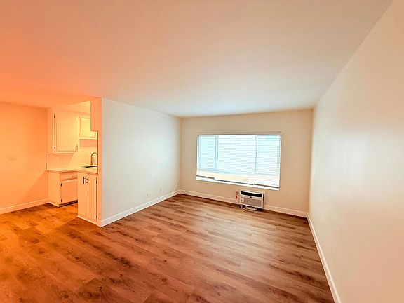 5th image of 3678 Watseka Ave #7