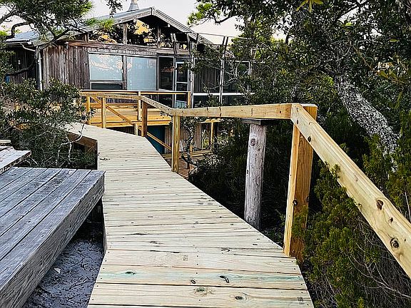 4th image of 903 Bay Dr