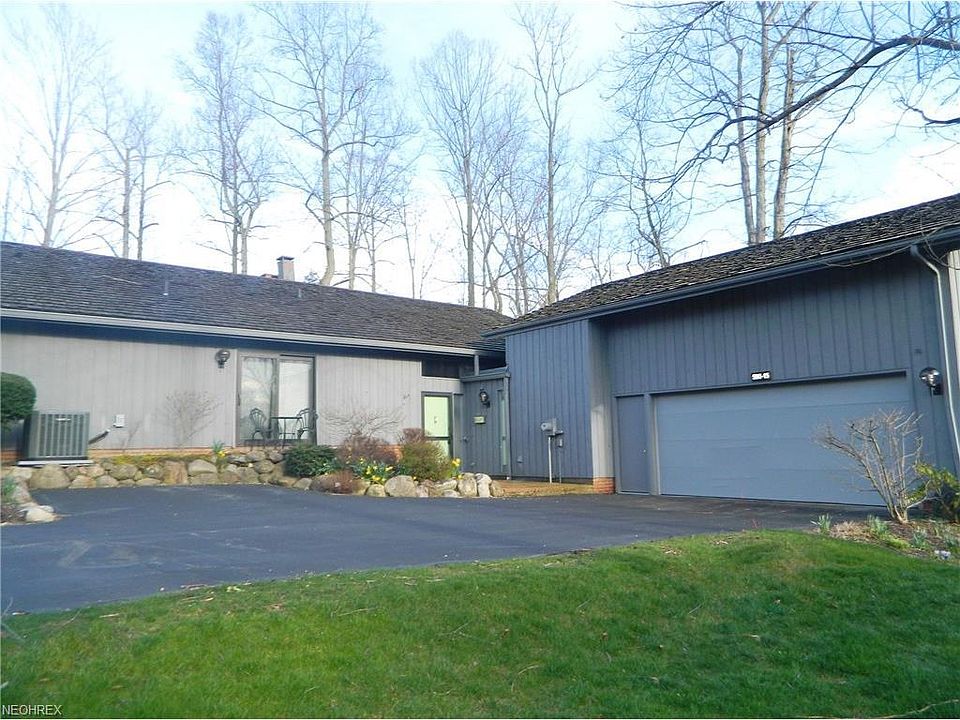 1st image of 590-15 Russet Woods Ln