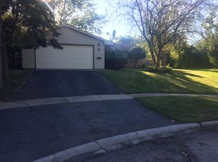 6940 Valley View Rd, Hanover Park, IL 60133