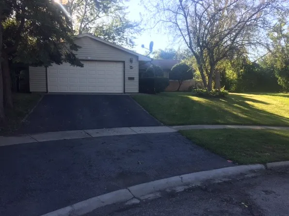 6940 Valley View Rd, Hanover Park, IL 60133