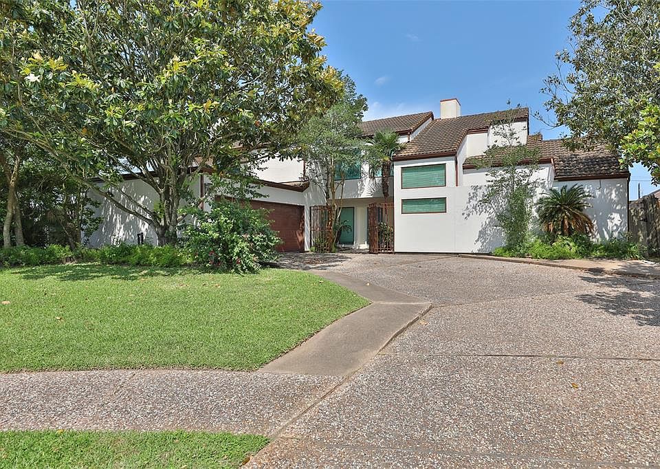 1st image of 12002 S Circle Dr