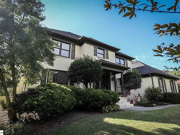 2nd image of 7 Spanish Oak Dr