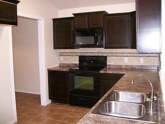 2nd image of 406 E 94th St