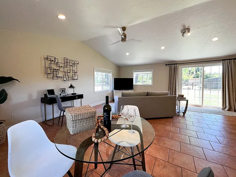 1022 Berry Ln — Photo 55