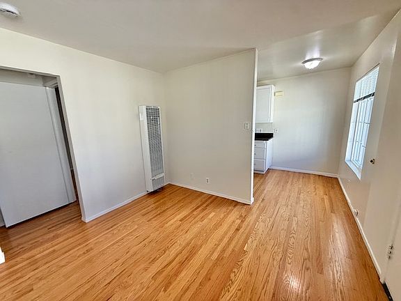 4th image of 822 Grove St APT 8