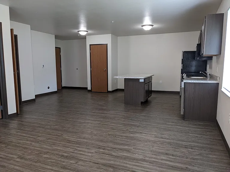 Park West apartments — Photo 24