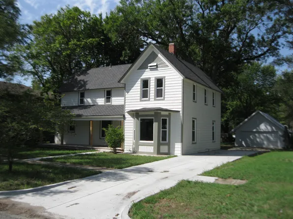 209 N Oak St, Whitewater, KS 67154