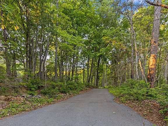 2nd image of 748 Woodcock Rd