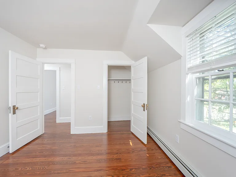 206 E Marion St — Photo 12