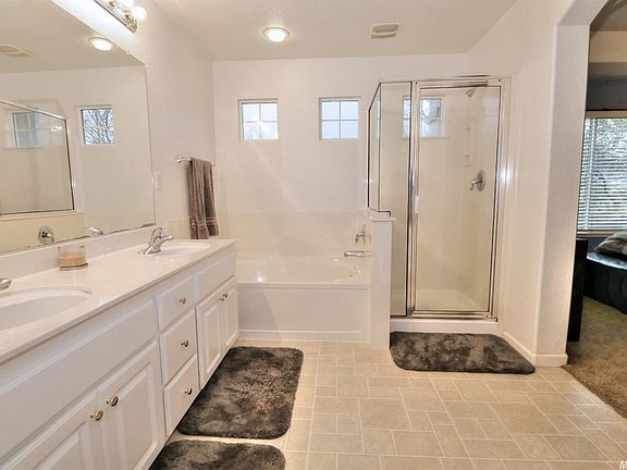 4th image of 5600 Bridgecross Dr