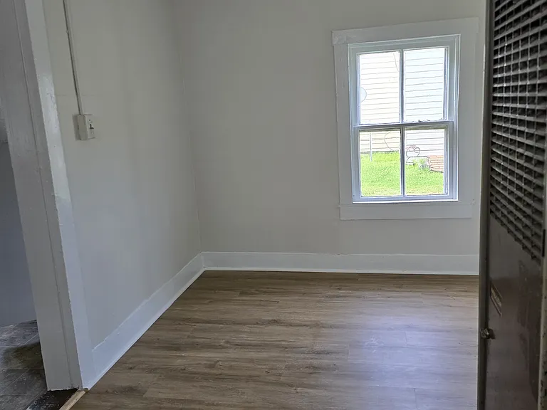 504 Taggart St — Photo 9