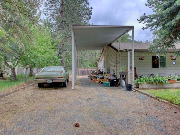 3rd image of 1301 E Evans Cres