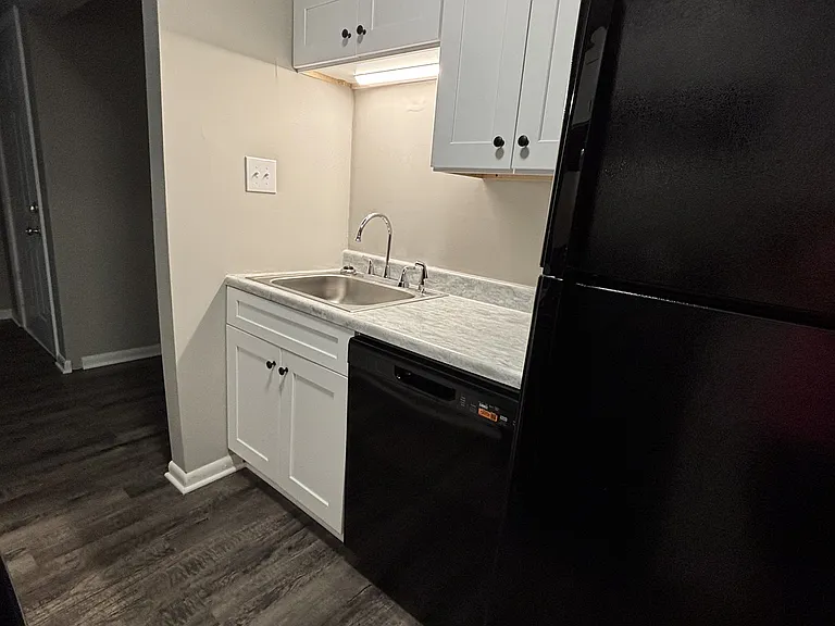 1123 Southwood Dr — Photo 10