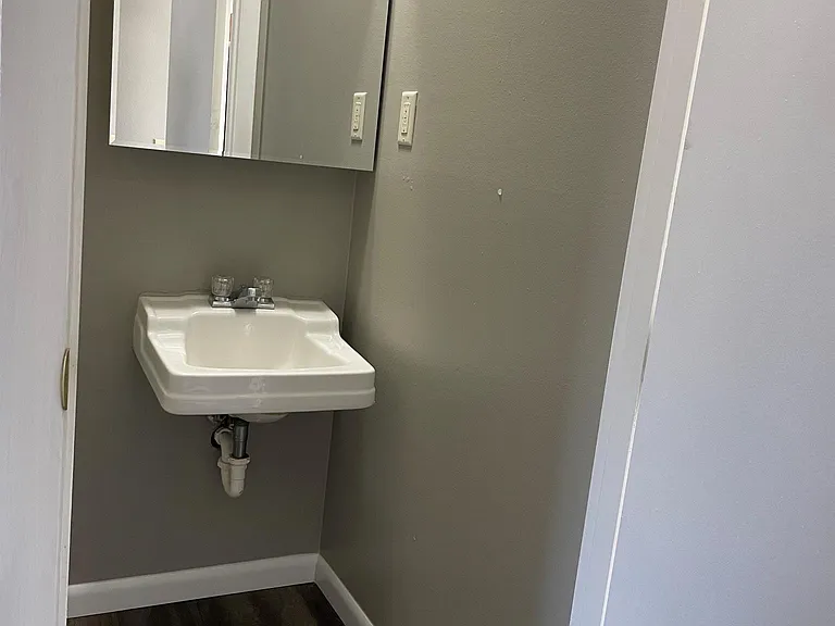 540 Thoma Pl #C — Photo 12