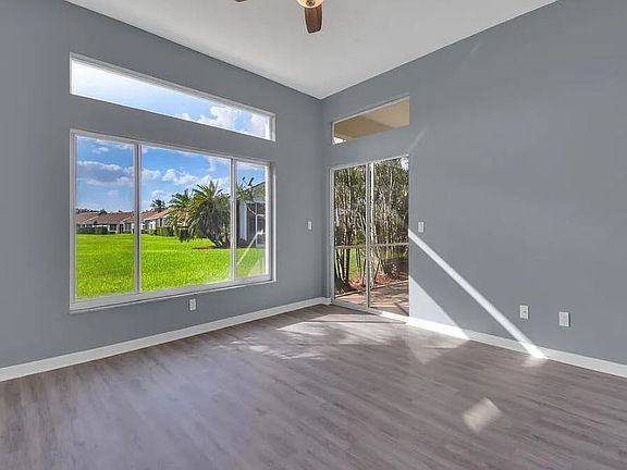 3rd image of 12805 Devonshire Lakes Cir