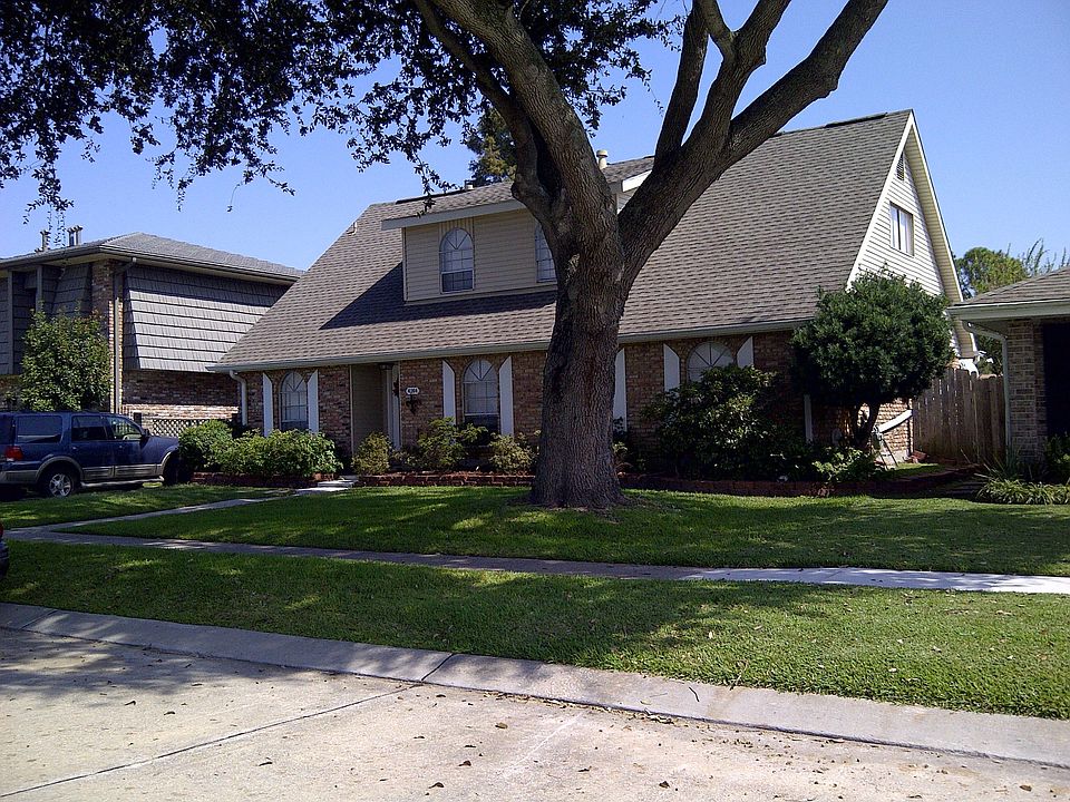 Curb View with Tree