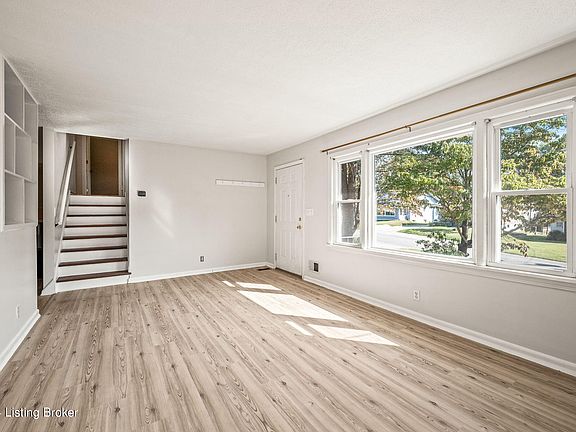 4th image of 2812 Pindell Ave