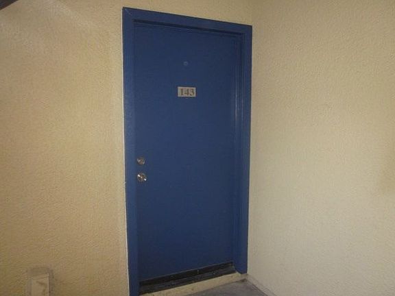 4th image of 740 W Elm St Unit 143