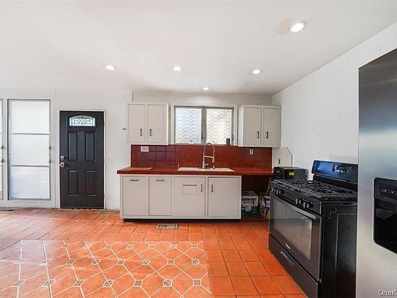 4th image of 127 Highland Ave #O