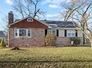 36 Galant Dr, Warwick, RI 02886