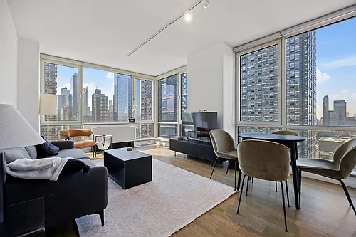 635 W 42nd St #37B Photo 1