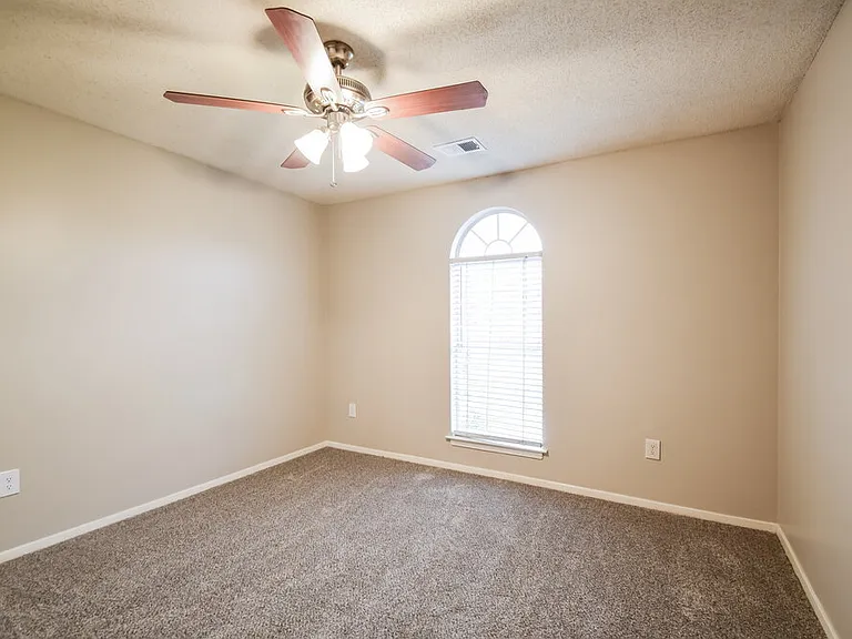 4255 Man Of War Dr — Photo 14