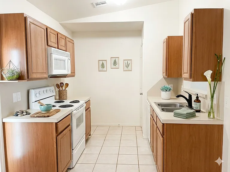 15613 Camellia Rd — Photo 5