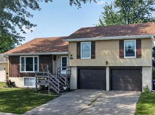 3140 27th Ave, Marion, IA 52302