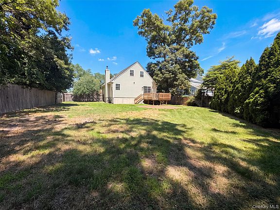 5th image of 166 Moriches Avenue