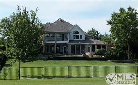 2nd image of 1418 Danbury Dr
