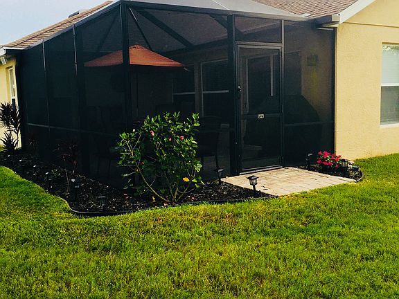 Screened pavered lanai