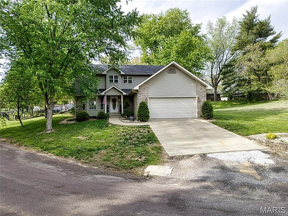 4th image of 2160 Hill Crest Dr