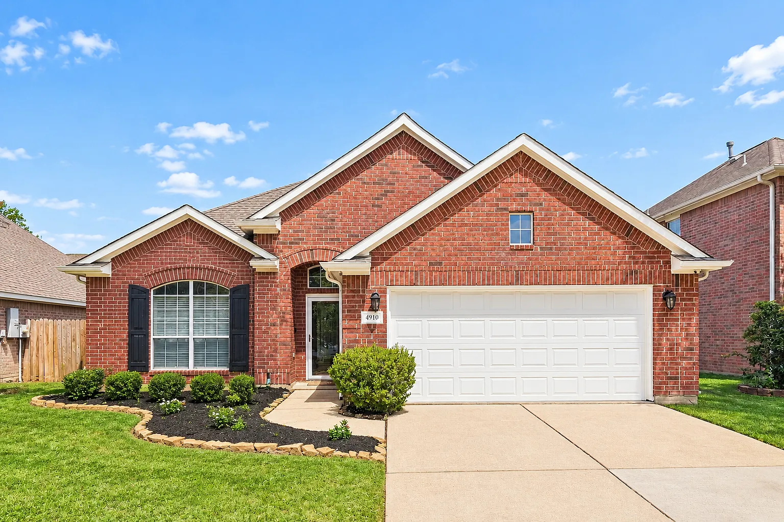 3 bed, 1832 sqft, $2,250 — Photo 1