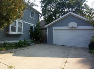 702 8th St, Brookings, SD 57006