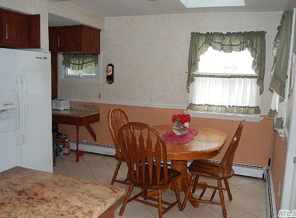 3rd image of 166 Ontario Ave