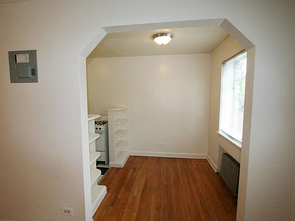 4th image of 1001 N Logan St APT 109