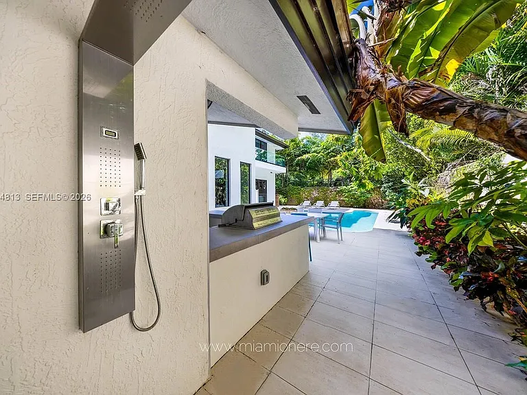 3900 S Douglas Rd — Photo 15