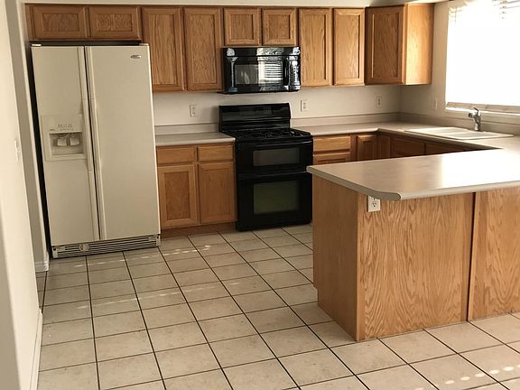 2nd image of 5992 S Gillen Ln