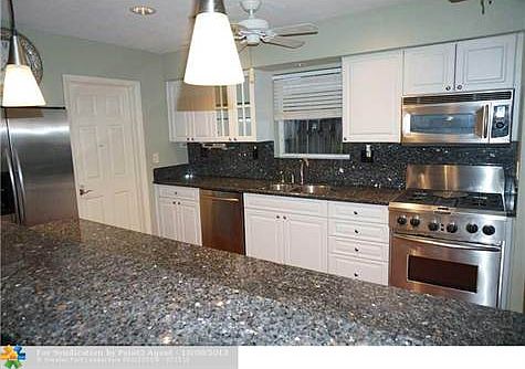 5th image of 2630 NE 20th Ave