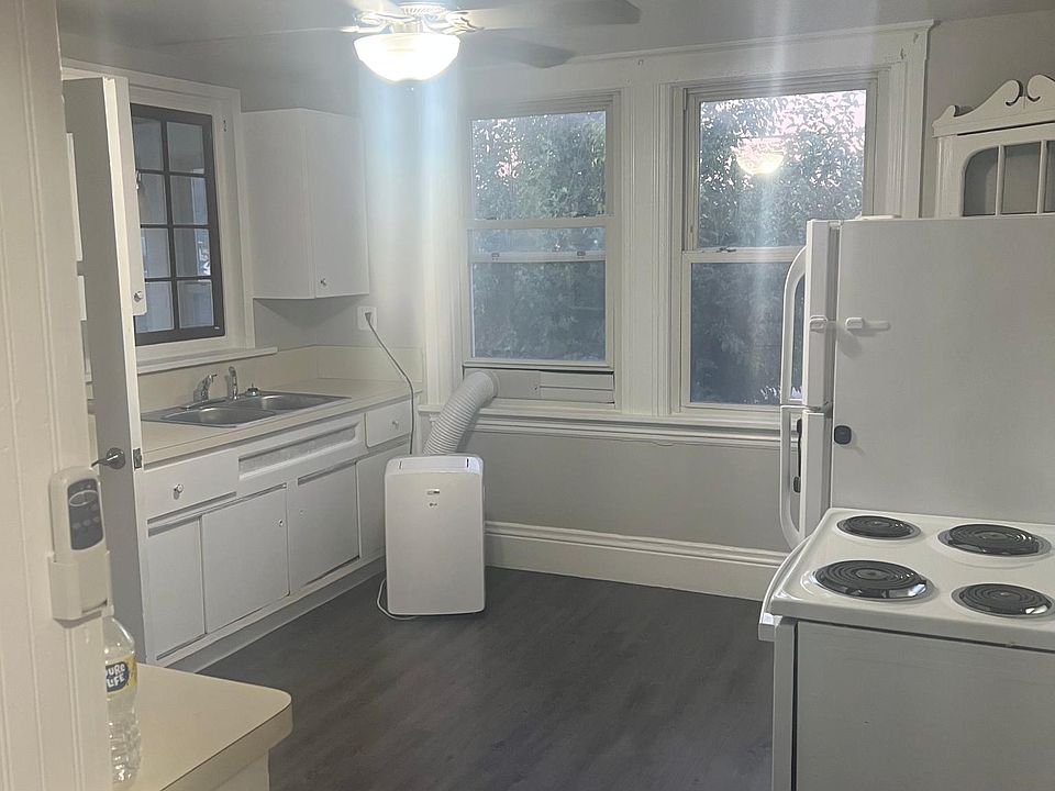 1st image of 35608 Park St