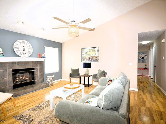 4th image of 345 Oakdale Cir